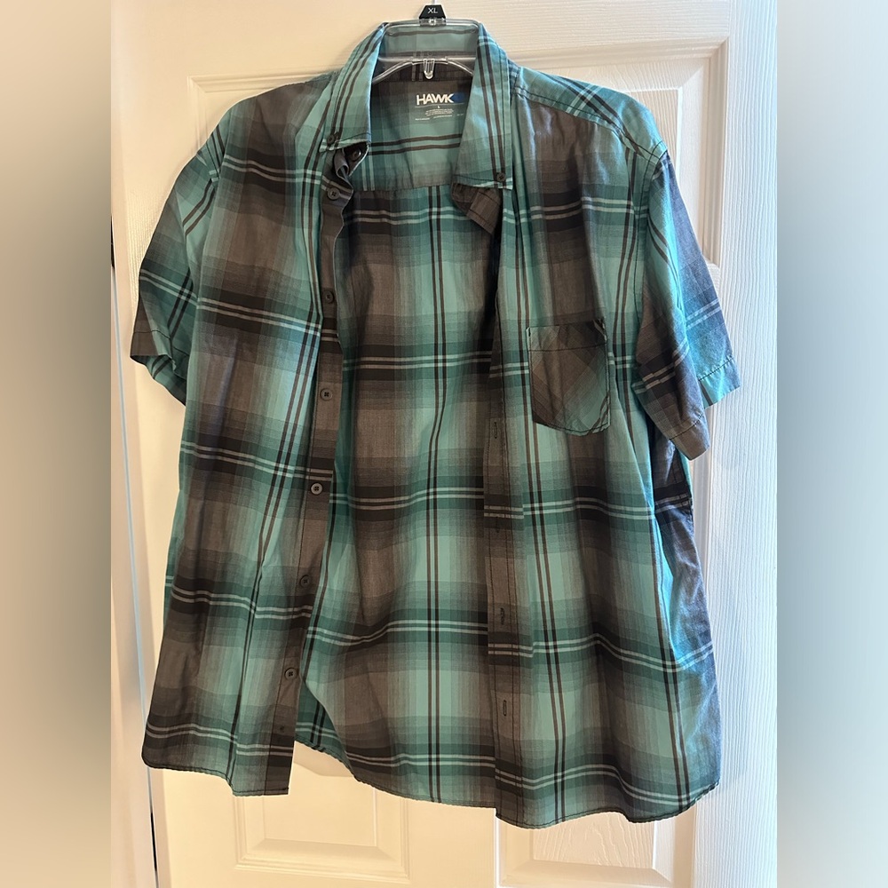 Hawk Clothing Button Down Size L